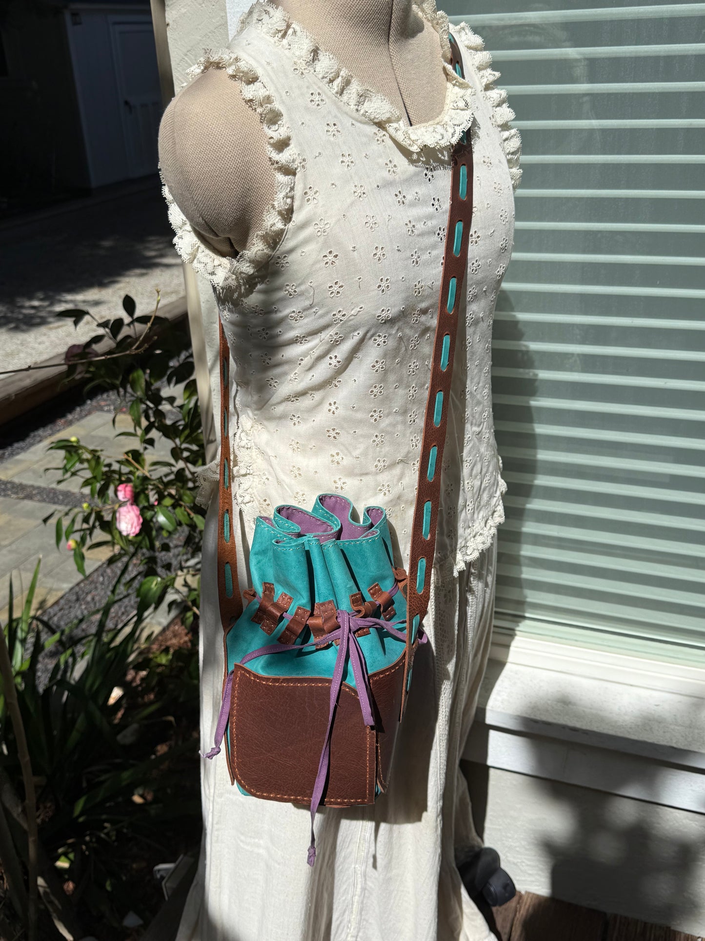 Hand Made Gather-top Leather Purse ~ Opens like a Flower!